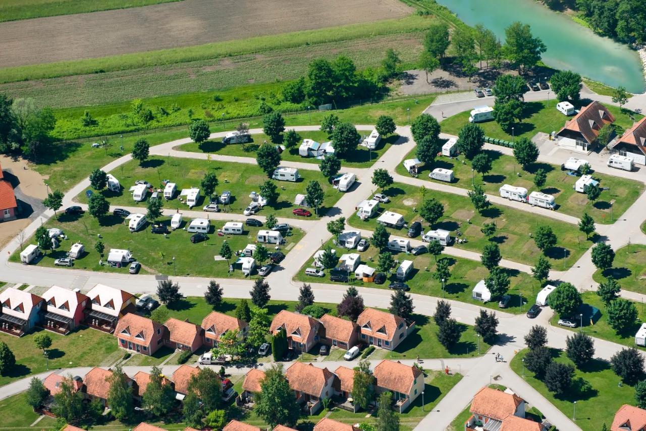 Mediteran Travel Mobile Homes In Camping Terme Catez Brežice Exterior foto